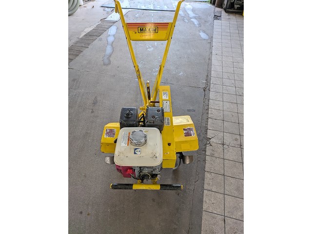 Grond freesmachine maxim, commercial 4takt, bouwjaar 2015 - afbeelding 2 van  7