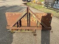 Grondbak (kiepend) tractor - afbeelding 11 van  14