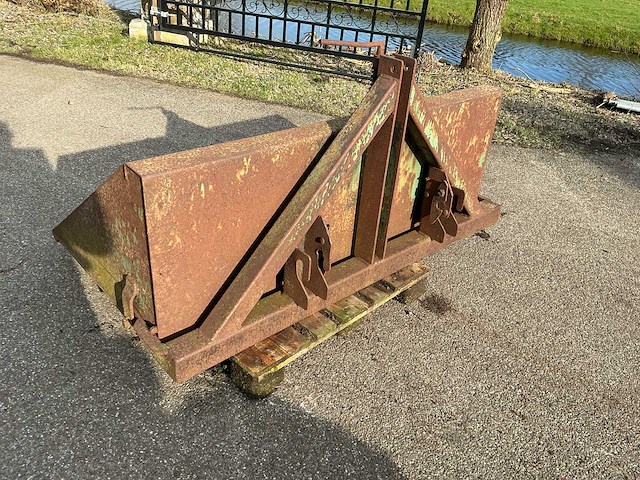 Grondbak (kiepend) tractor - afbeelding 12 van  14