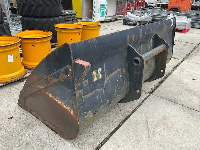 Grondbak voor wiellader manitou aansluiting - afbeelding 3 van  3