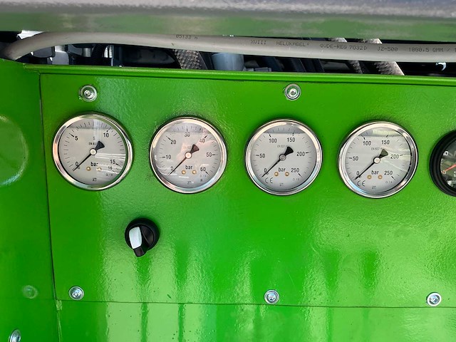 Grondboor installatie met grondboren - afbeelding 4 van  25