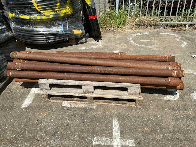 Grondboor installatie met grondboren - afbeelding 16 van  25