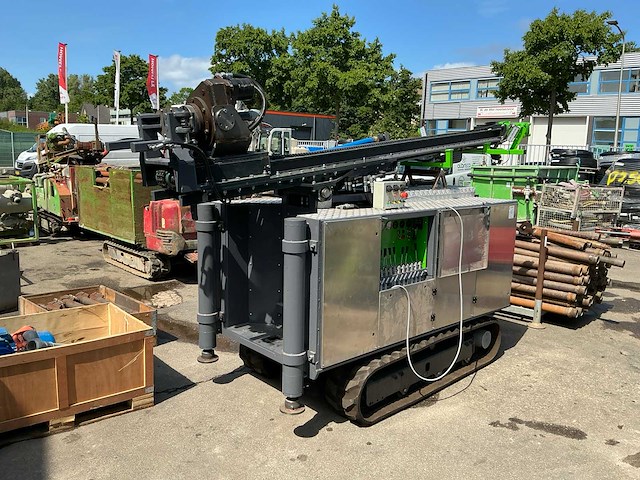 Grondboor installatie met grondboren - afbeelding 21 van  25