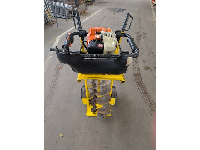 Grondboormachine 1 mans 2 takt stihl, bt 131, bouwjaar 2018 - afbeelding 2 van  5