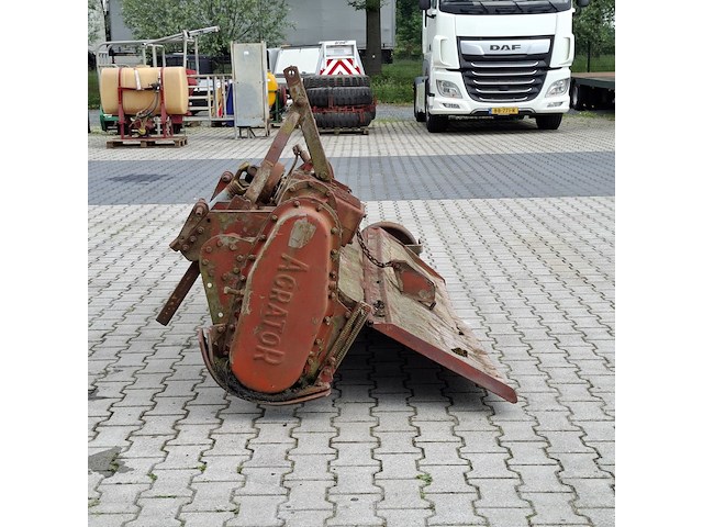 Grondfrees, agrator - afbeelding 8 van  14