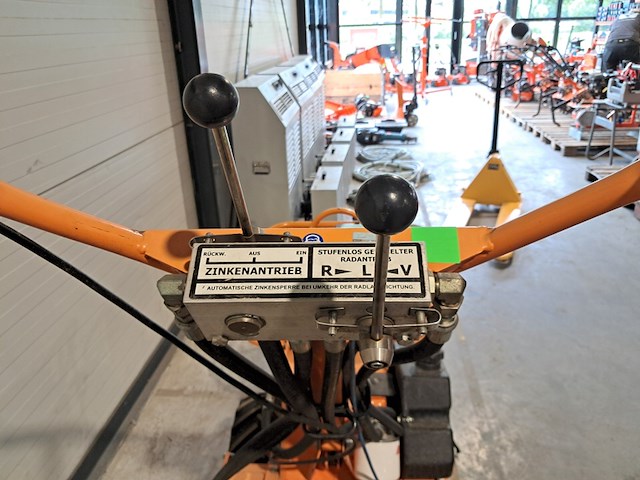 Grondfreesmachine 16pk benzine barreto, e1620b, bouwjaar 2011 - afbeelding 18 van  21