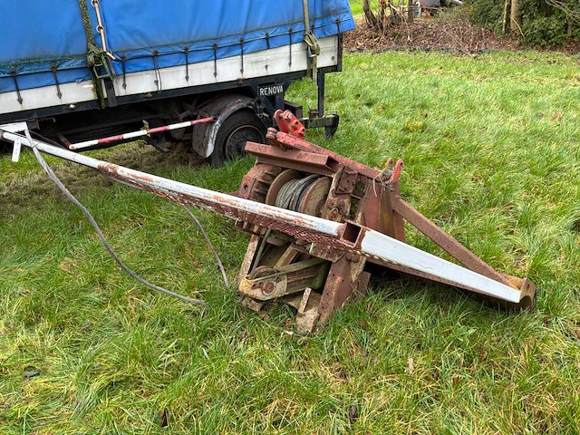 Grondschuif met lier. - afbeelding 4 van  7