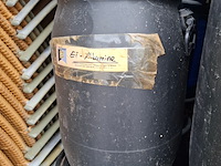 Grondstoffen en opslagcontainers voor visvoerproductie - afbeelding 8 van  19