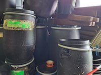 Grondstoffen en opslagcontainers voor visvoerproductie - afbeelding 18 van  19