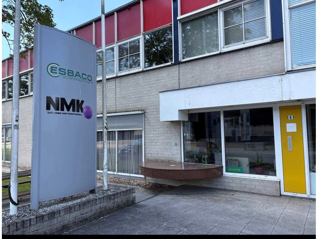 Grondstoffen, verpakkingsmaterialen, emballage en voorraden uit faillissement esbaco nmk b.v.