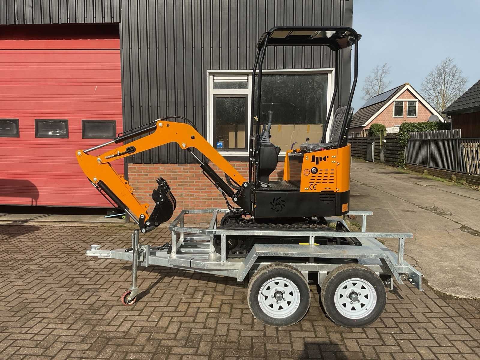 Grondverzetmachines, generatoren, opslagtenten en machines