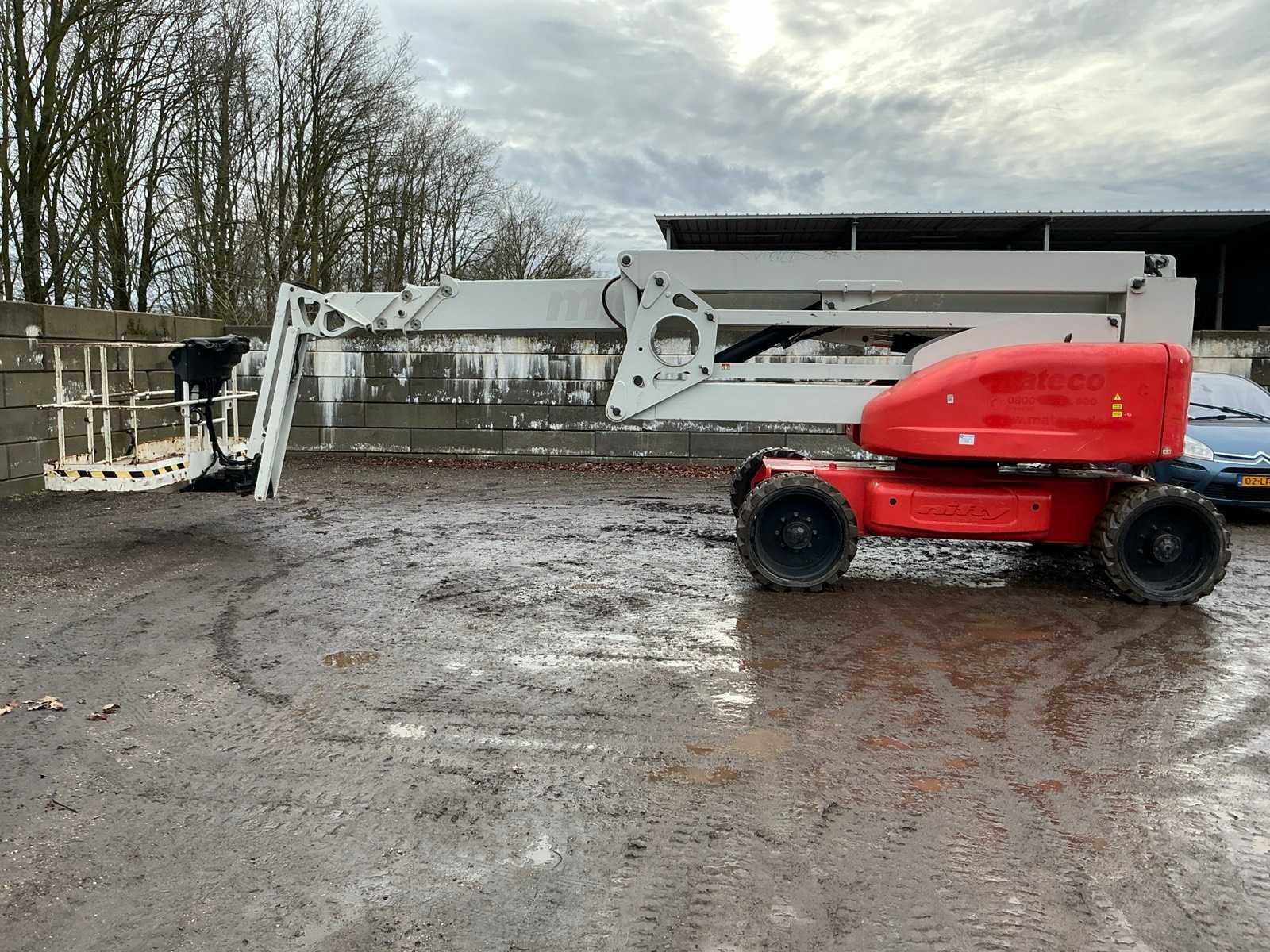 Grondverzetmachines, intern transport, tractoren en voertuigen