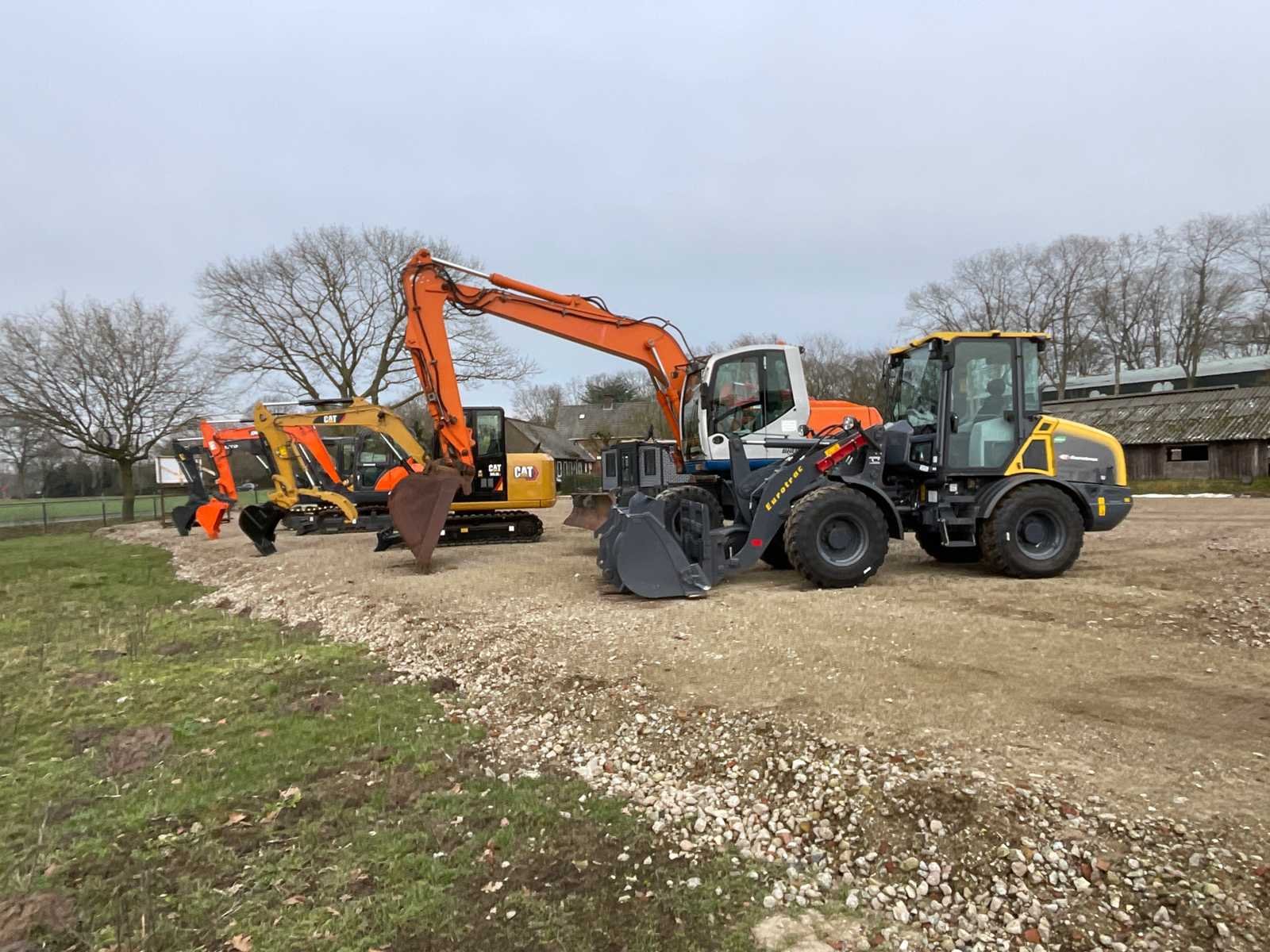 Grondverzetmachines, kranen en shovels