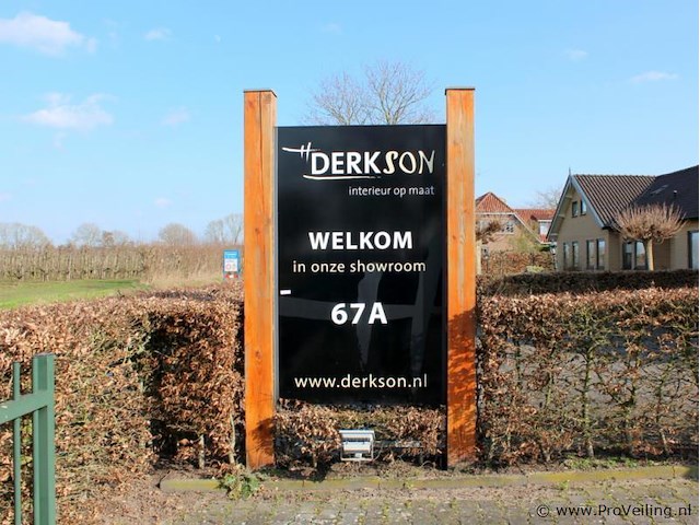 Groot buitenreclamebord met led-verlichting - afbeelding 1 van  4