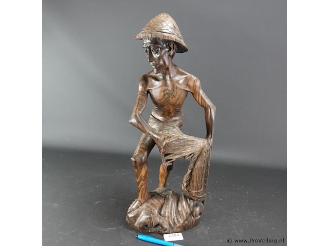 Groot coromandelhouten beeld van een indische visserman. - afbeelding 2 van  5