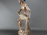 Groot coromandelhouten beeld van een indische visserman. - afbeelding 3 van  5