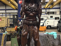 Groot handgesneden houten beeld - afbeelding 6 van  10