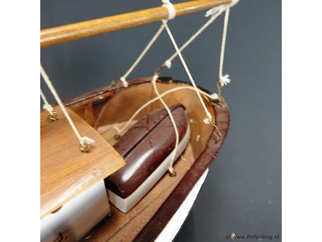 Groot houten schaalmodel crawler - afbeelding 3 van  12