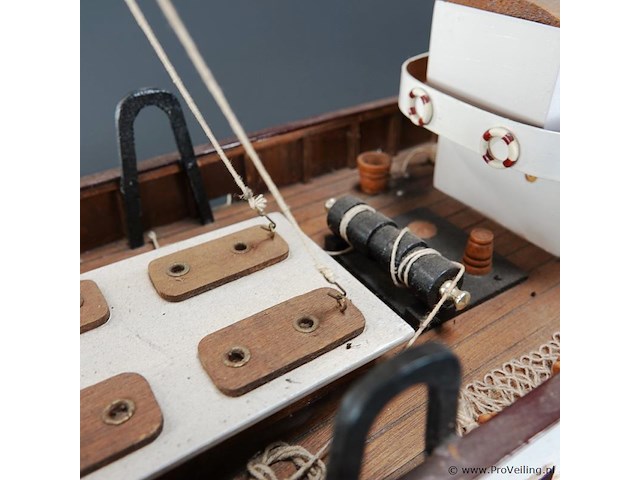 Groot houten schaalmodel crawler - afbeelding 4 van  12
