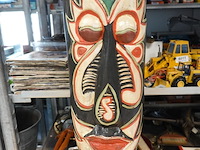 Groot in hout gesneden masker - afbeelding 3 van  5