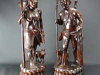 Groot in mahoniehout gesneden indisch paar - afbeelding 1 van  5