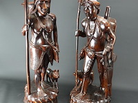 Groot in mahoniehout gesneden indisch paar - afbeelding 2 van  5