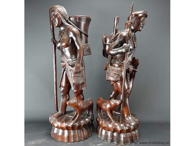 Groot in mahoniehout gesneden indisch paar - afbeelding 3 van  5