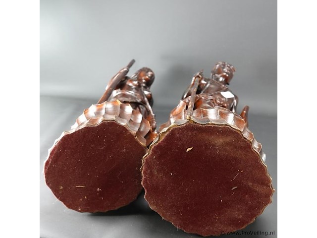 Groot in mahoniehout gesneden indisch paar - afbeelding 5 van  5