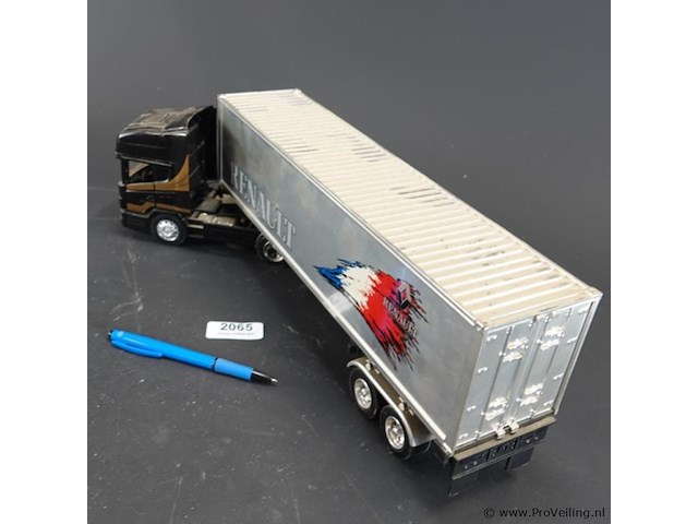 Groot kunststof schaalmodel vrachtwagen - afbeelding 3 van  5