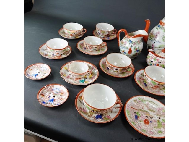 Groot oosters porseleinen theeservies - afbeelding 3 van  5