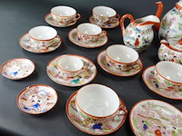 Groot oosters porseleinen theeservies - afbeelding 3 van  5