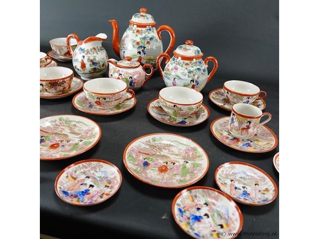 Groot oosters porseleinen theeservies - afbeelding 4 van  5