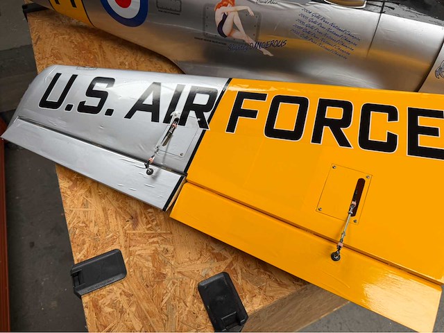 Groot rc modelvliegtuig warbird trainer “slightly dangerous” – spanwijdte ca. 1,8-2,0 meter - afbeelding 9 van  9