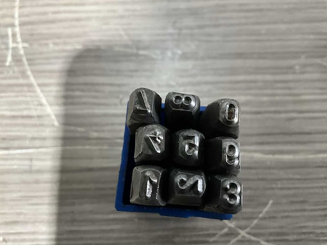 Groote - 4mm - slagletters cijfers - afbeelding 1 van  1