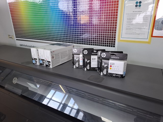 Grootformaat printer hp, latex 300, bouwjaar 2023 - afbeelding 9 van  9