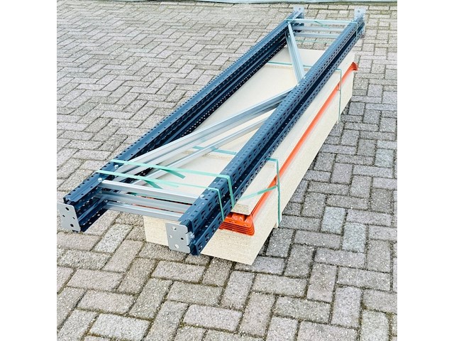 Grootvakstelling ±3,8m lang, 0,5m diep mecalux, gedemonteerd - afbeelding 1 van  5