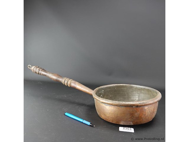 Grote antieke koperen steelpan - afbeelding 1 van  5