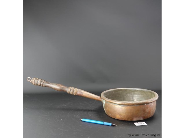 Grote antieke koperen steelpan - afbeelding 2 van  5