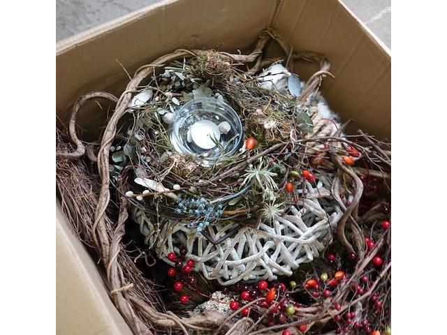 Grote doos met (kerst) decoratie - afbeelding 3 van  5