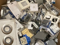 Grote hoeveelheid installatiemateriaal - afbeelding 2 van  8