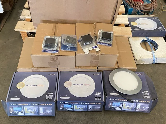 Grote hoeveelheid installatiemateriaal - afbeelding 3 van  8