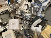 Grote hoeveelheid installatiemateriaal - afbeelding 7 van  8