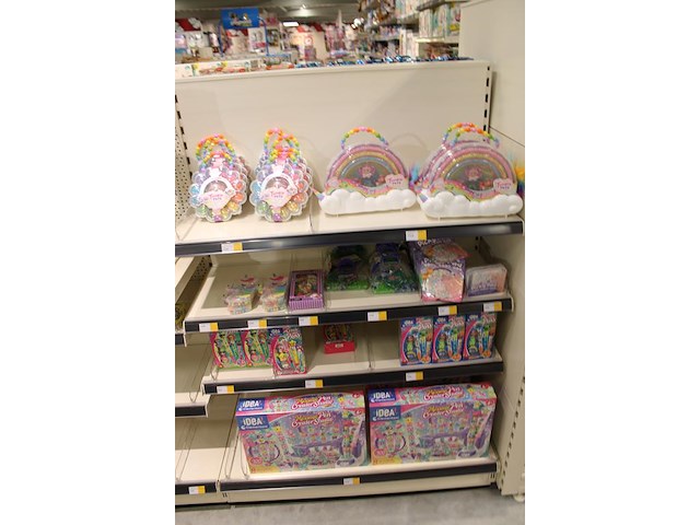 Grote hoeveelheid kralen o.a. twinkle pets, aquabeads en clementoni in diverse maten, kleuren en uitvoering... - afbeelding 4 van  4
