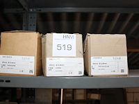 Grote hoeveelheid leihaken, leinagels, lathaken en panhaken in de stellingen op de entresol. let op: exclus... - afbeelding 2 van  6