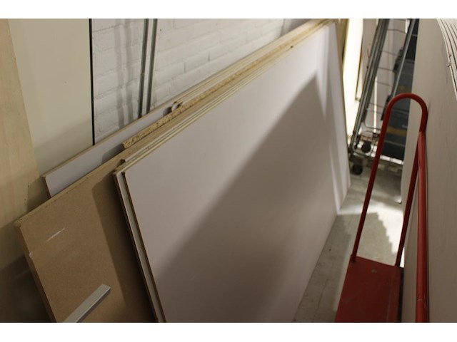 Grote hoeveelheid plaatmateriaal w.o. spaanplaat, multiplex en mdf. totaal circa 50 platen - afbeelding 6 van  6