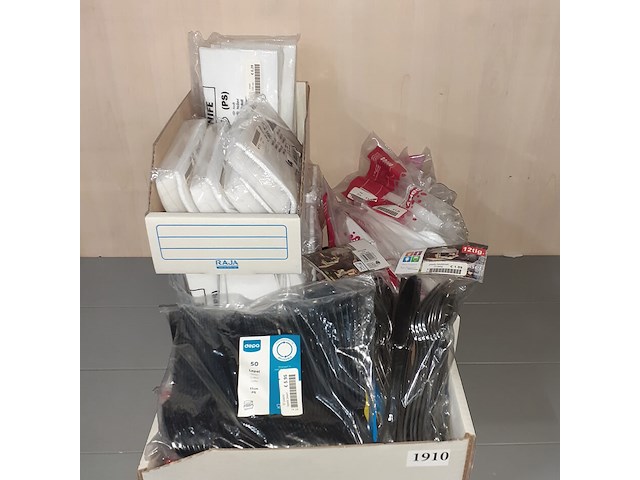 Grote hoeveelheid plastic bestek (d1910) - afbeelding 3 van  3