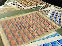 Grote hoeveelheid postzegelvellen in 2 mappen - afbeelding 4 van  5