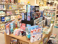 Grote hoeveelheid spellen w.o. hitster, vier op een rij, kaarten, exploding kittens, stratego en bunny hop ... - afbeelding 2 van  6