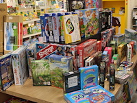 Grote hoeveelheid spellen w.o. hitster, vier op een rij, kaarten, exploding kittens, stratego en bunny hop ... - afbeelding 4 van  6