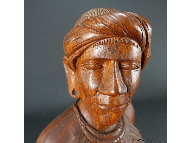 Grote in hout gesneden buste - afbeelding 2 van  5